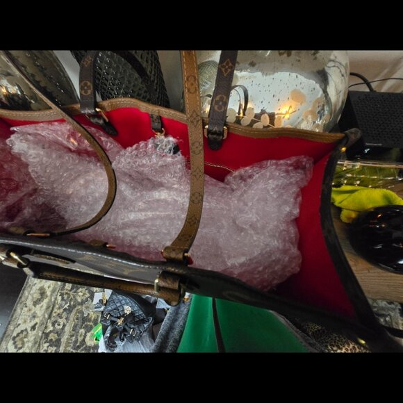 Authentic Preloved LV On the Go Reverse Mono Giant GM Tote - Picture 9 of 15